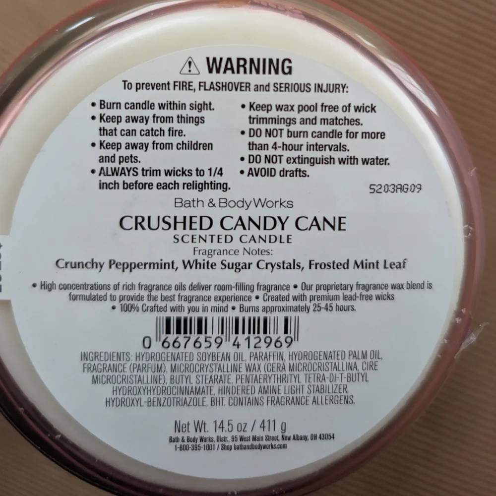 Bath & Body Works Pink Crushed Candy Cane Candle - Picture 3 of 3